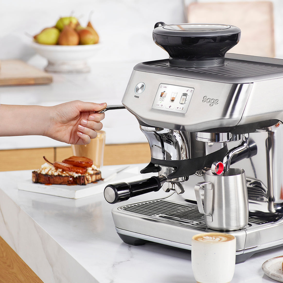 Sage Barista Touch Impress - Impress Puck System delivering 10 kg assisted tamping with 7-degree barista twist
