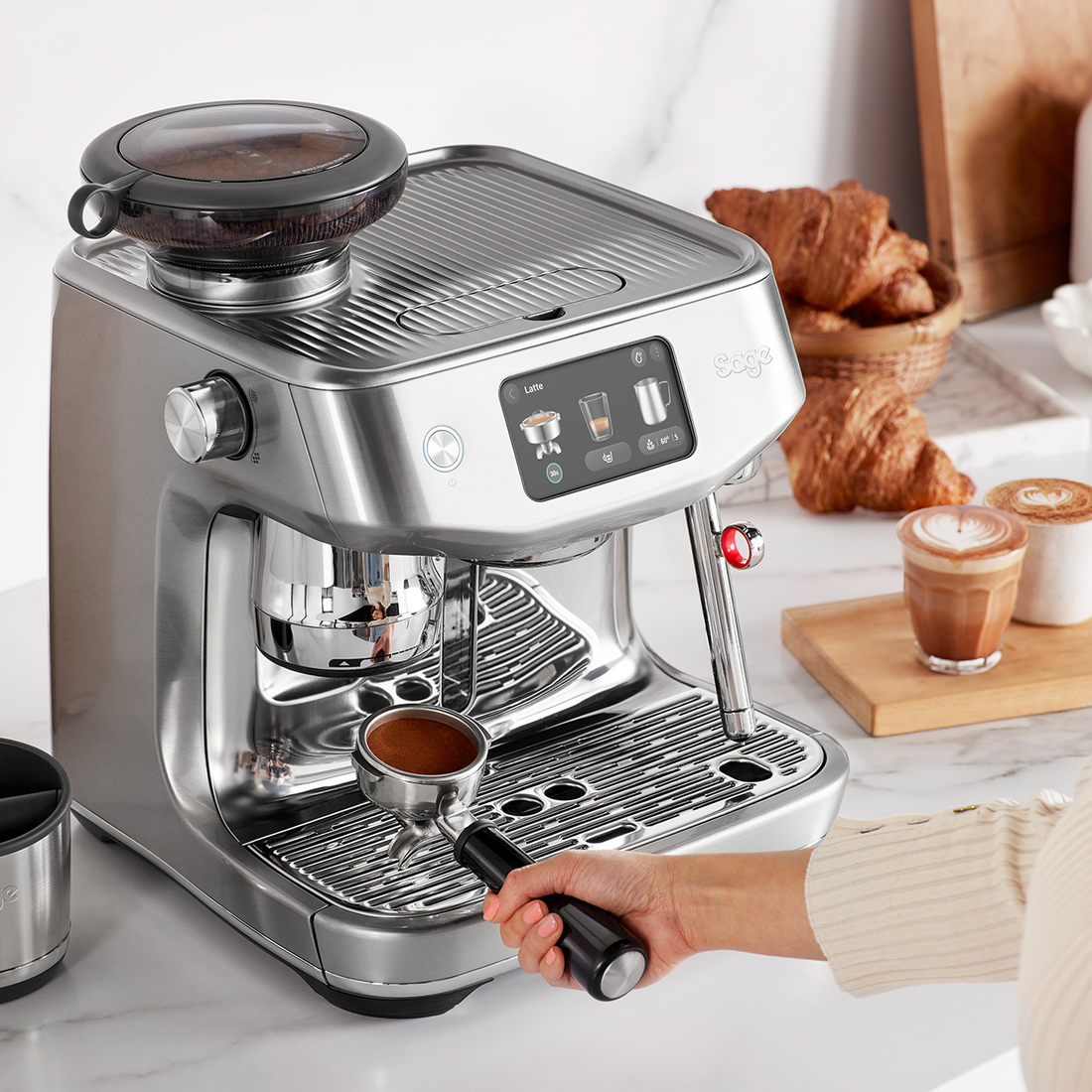 Sage Oracle Jet Espresso Machine - Auto MilQ wand for hands-free milk texturing